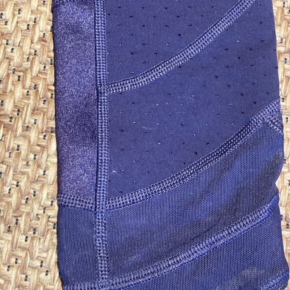 Lululemon Emerge Renewed Crop *Full-On Luon Shine Dot Black Grape - Picture 3 of 9